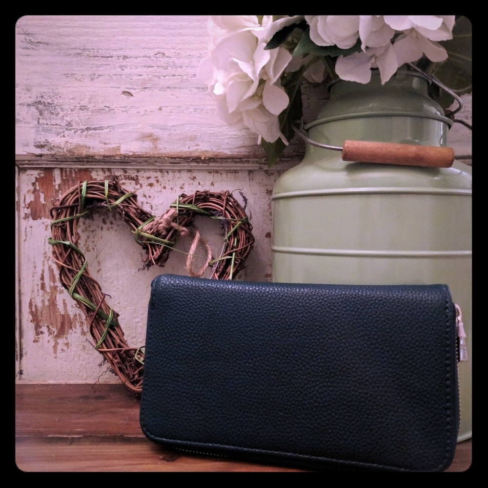 Thirty-one All About The Benjamin's Peacock Pebble